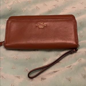 Brown coach wristlet wallet!